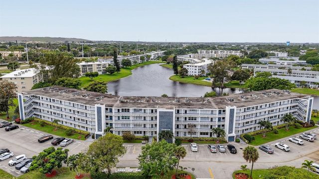 2010 N Farnham N, Deerfield Beach, FL 33442