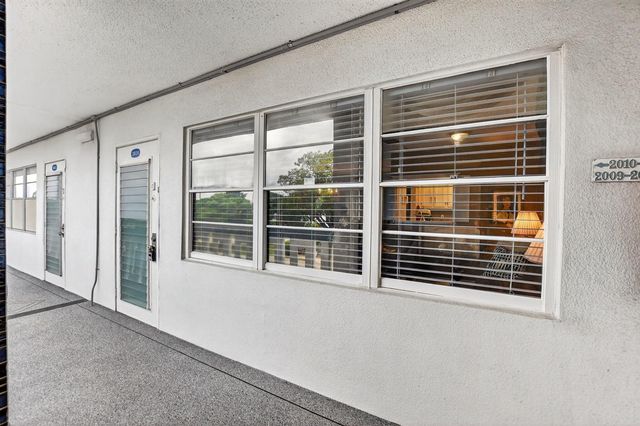 2010 N Farnham N, Deerfield Beach, FL 33442