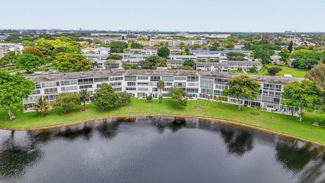 2010 N Farnham N, Deerfield Beach, FL 33442