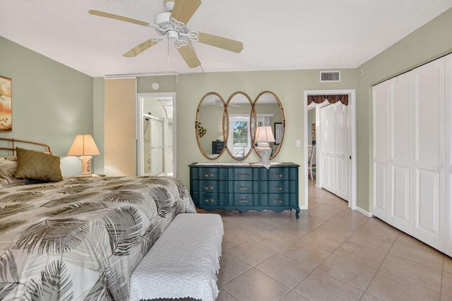 2010 N Farnham N, Deerfield Beach, FL 33442
