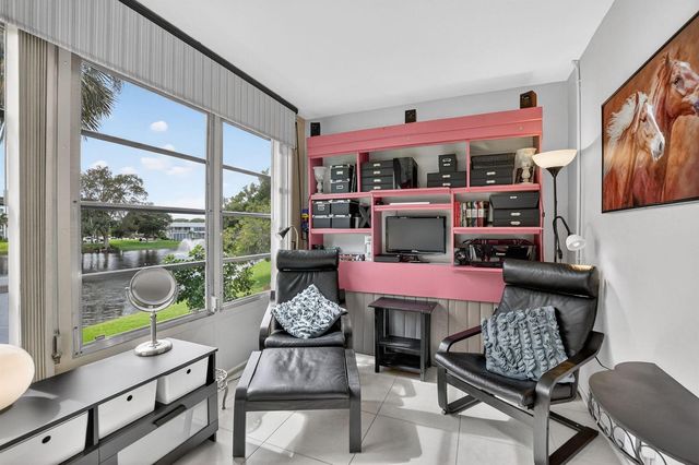 2010 N Farnham N, Deerfield Beach, FL 33442