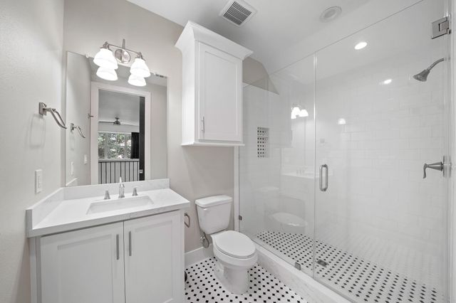 5343 Larkin Street, Houston, TX 77007