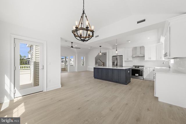 354 W 11TH ST, Ship Bottom, NJ 08008
