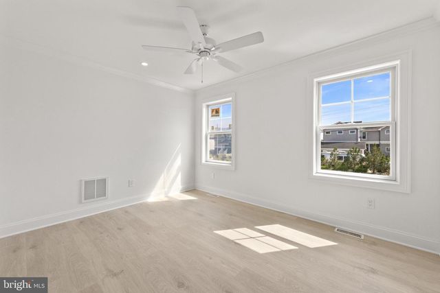 354 W 11TH ST, Ship Bottom, NJ 08008