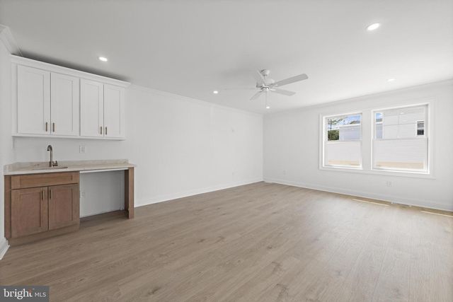 354 W 11TH ST, Ship Bottom, NJ 08008