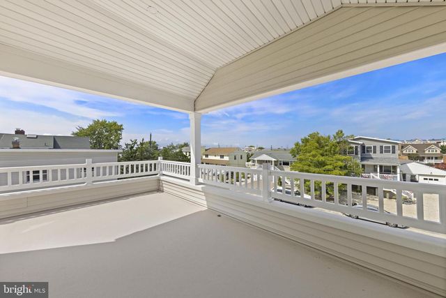 354 W 11TH ST, Ship Bottom, NJ 08008