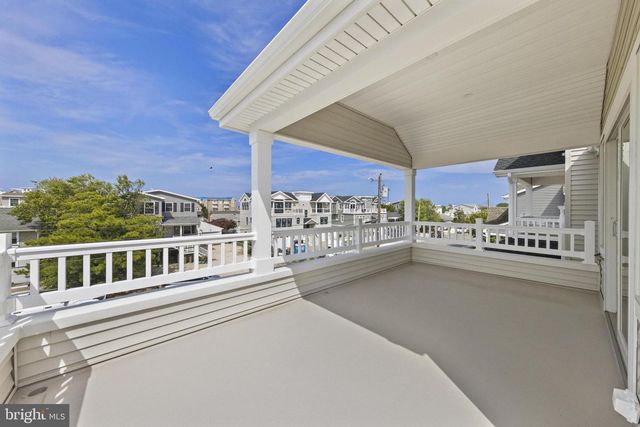 354 W 11TH ST, Ship Bottom, NJ 08008