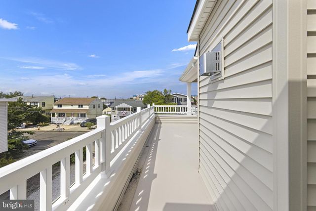 354 W 11TH ST, Ship Bottom, NJ 08008