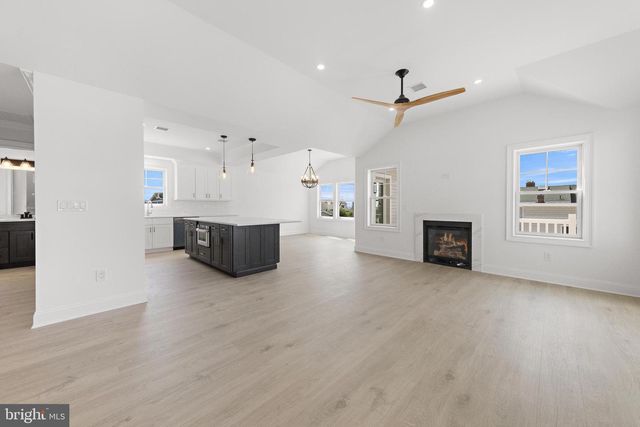 354 W 11TH ST, Ship Bottom, NJ 08008