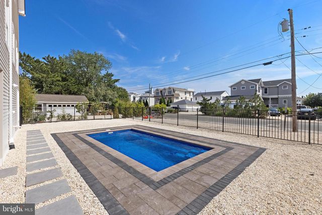 354 W 11TH ST, Ship Bottom, NJ 08008