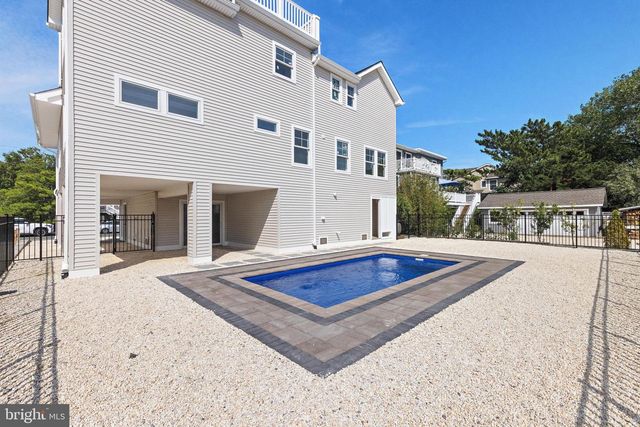 354 W 11TH ST, Ship Bottom, NJ 08008