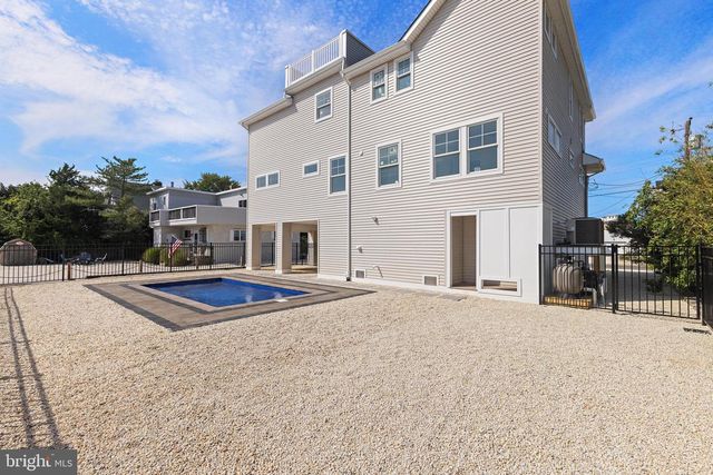 354 W 11TH ST, Ship Bottom, NJ 08008