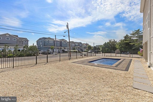 354 W 11TH ST, Ship Bottom, NJ 08008