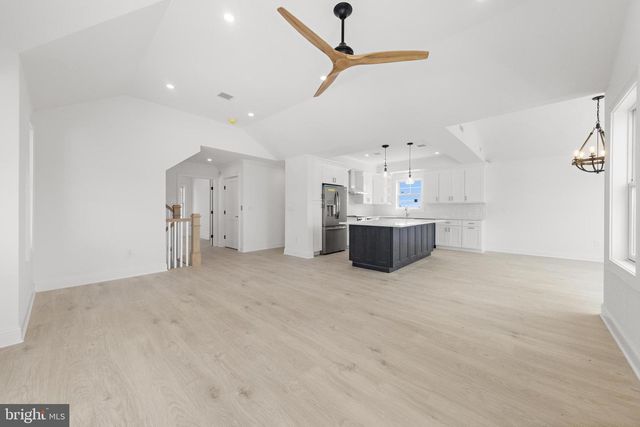 354 W 11TH ST, Ship Bottom, NJ 08008