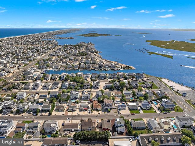 354 W 11TH ST, Ship Bottom, NJ 08008