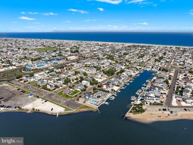 354 W 11TH ST, Ship Bottom, NJ 08008