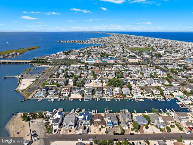 354 W 11TH ST, Ship Bottom, NJ 08008