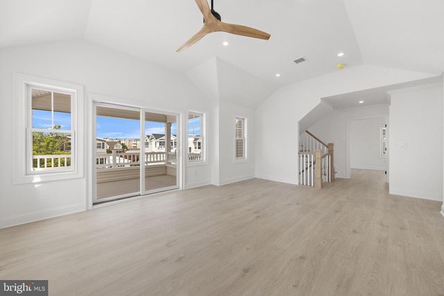 354 W 11TH ST, Ship Bottom, NJ 08008