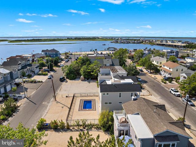 354 W 11TH ST, Ship Bottom, NJ 08008