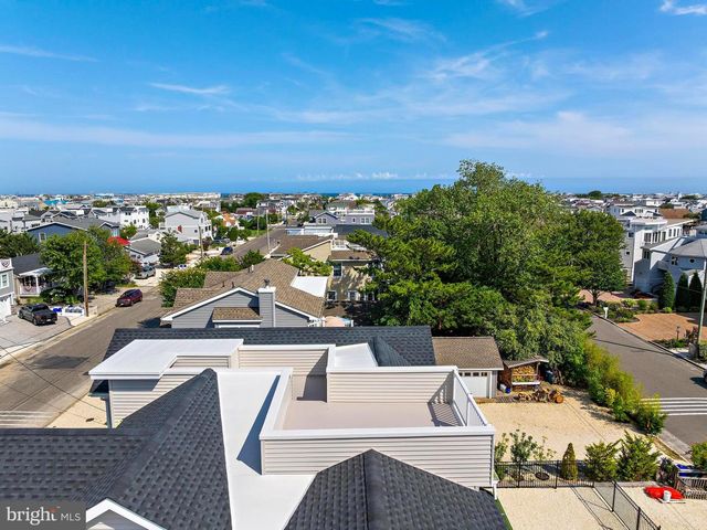 354 W 11TH ST, Ship Bottom, NJ 08008