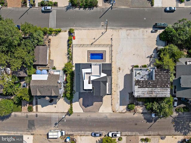 354 W 11TH ST, Ship Bottom, NJ 08008