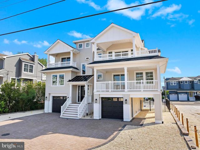 354 W 11TH ST, Ship Bottom, NJ 08008