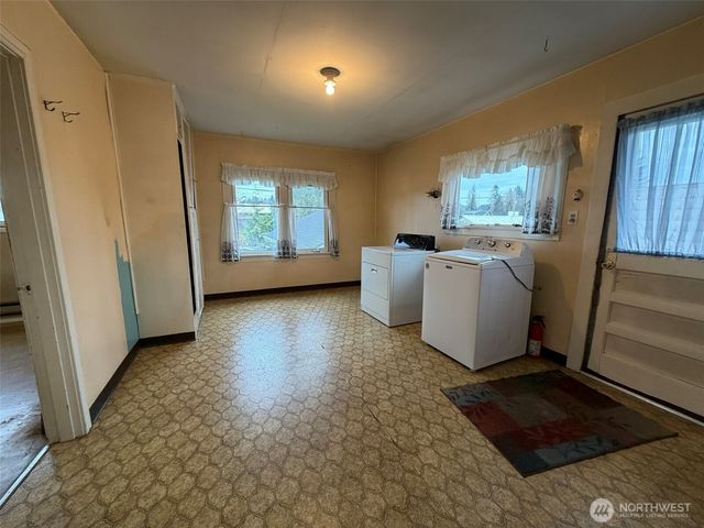 1010 W Perry Street, Aberdeen, WA 98520