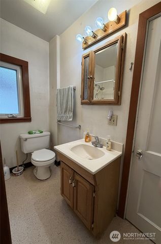 1010 W Perry Street, Aberdeen, WA 98520