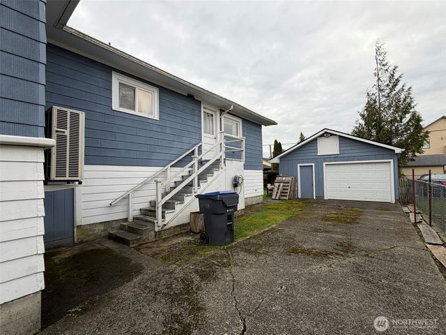 1010 W Perry Street, Aberdeen, WA 98520