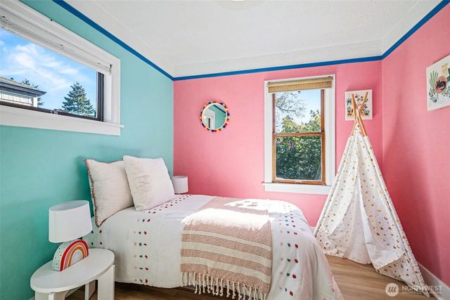 7318 20th Avenue NE, Seattle, WA 98115