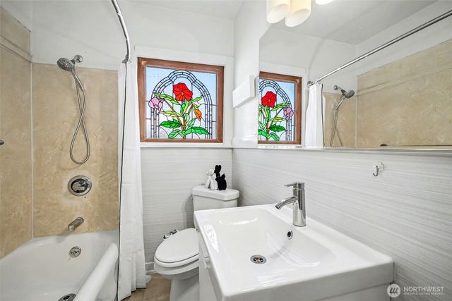 7318 20th Avenue NE, Seattle, WA 98115