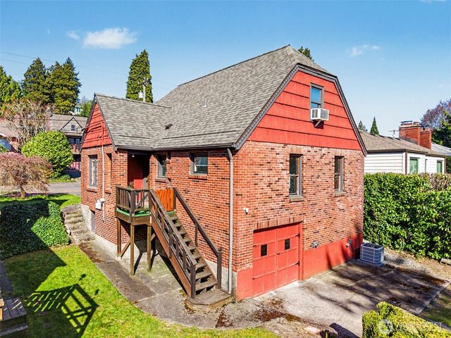 7318 20th Avenue NE, Seattle, WA 98115