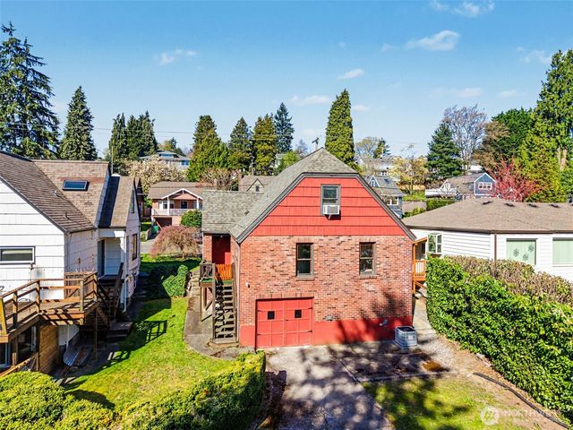 7318 20th Avenue NE, Seattle, WA 98115
