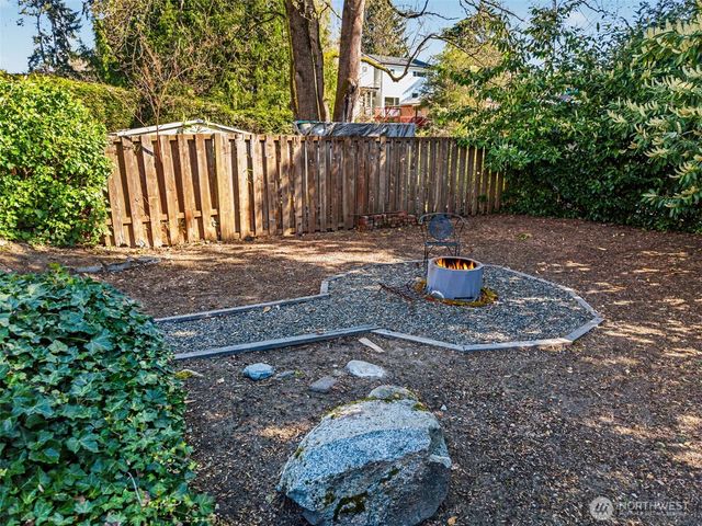 7318 20th Avenue NE, Seattle, WA 98115