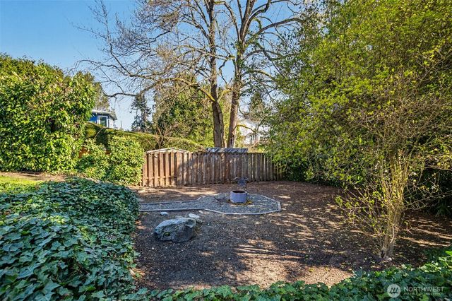 7318 20th Avenue NE, Seattle, WA 98115