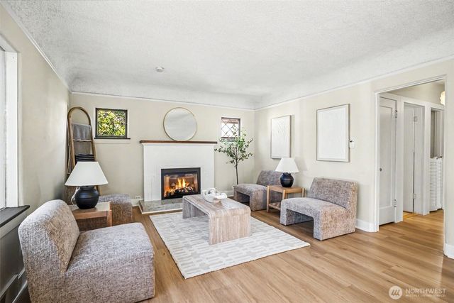 7318 20th Avenue NE, Seattle, WA 98115