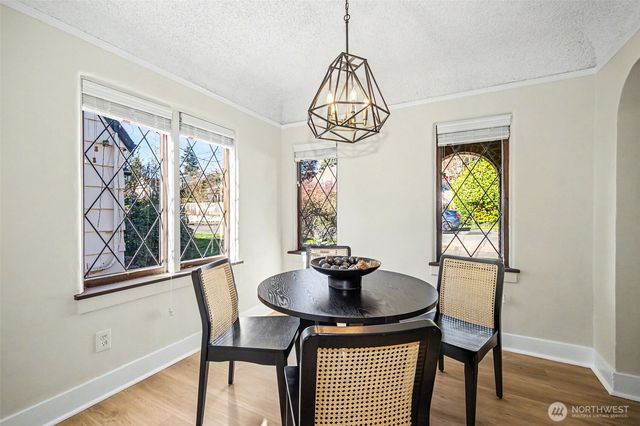 7318 20th Avenue NE, Seattle, WA 98115