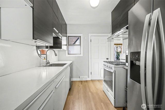 7318 20th Avenue NE, Seattle, WA 98115