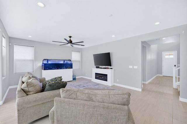 907 Orchard Hills Road, Madera, CA 93636