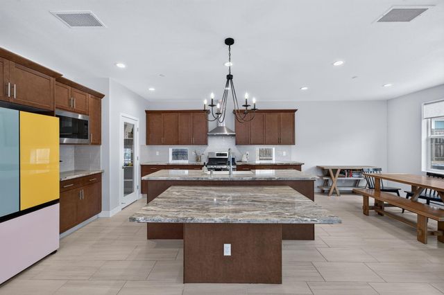907 Orchard Hills Road, Madera, CA 93636