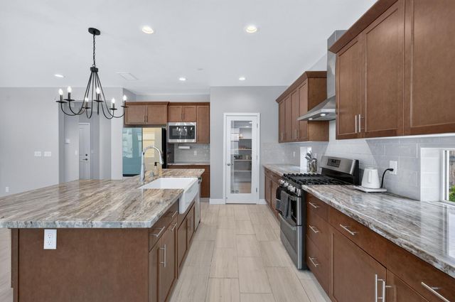 907 Orchard Hills Road, Madera, CA 93636