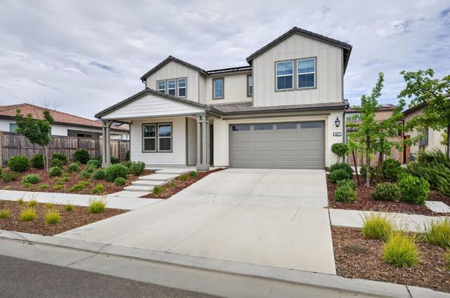 907 Orchard Hills Road, Madera, CA 93636