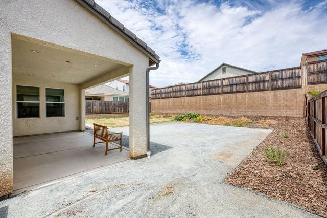 907 Orchard Hills Road, Madera, CA 93636