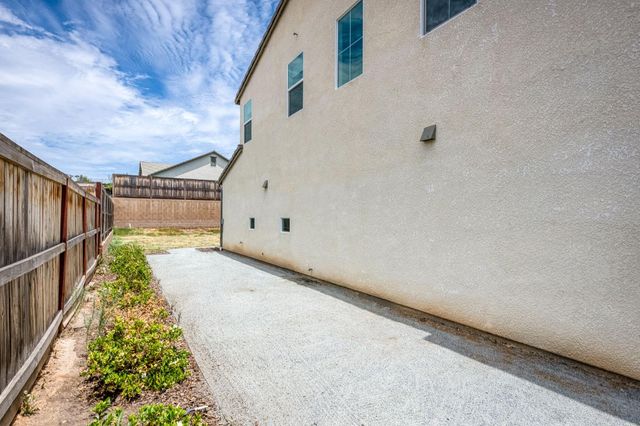 907 Orchard Hills Road, Madera, CA 93636
