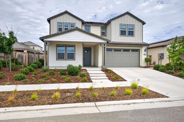 907 Orchard Hills Road, Madera, CA 93636