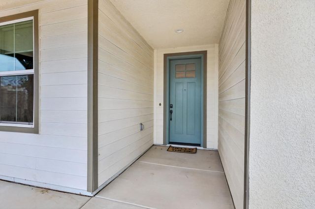 907 Orchard Hills Road, Madera, CA 93636