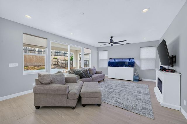 907 Orchard Hills Road, Madera, CA 93636