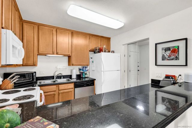 3030 Suncrest Dr 801, San Diego, CA 92116