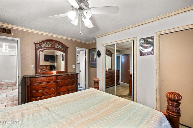 404 LESA Lane, El Paso, TX 79915