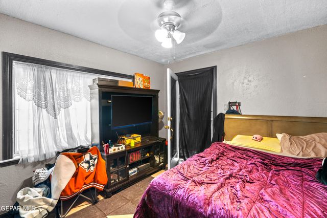 404 LESA Lane, El Paso, TX 79915